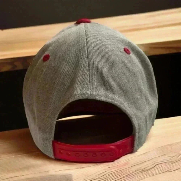 South Carolina “The Classics of Yupoong” Red and Gray Snapback Baseball Cap Hat. - Picture 3 of 5